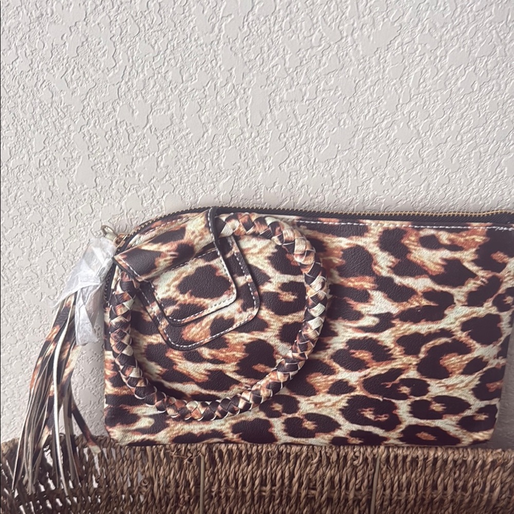 Leopard Print Wristlet - Picture 2 of 4